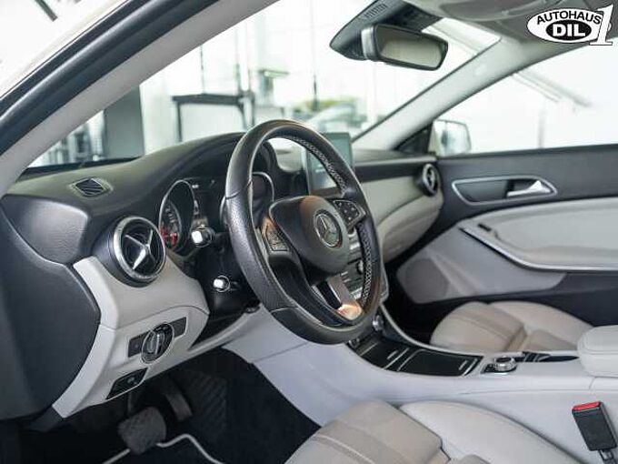 Mercedes-Benz CLA 220 SB 4Matic *R-KAMERA*LED*Distr. +*