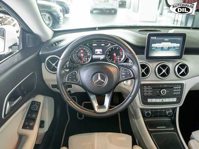 Mercedes-Benz CLA 220 SB 4Matic *R-KAMERA*LED*Distr. +*