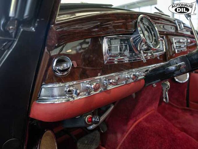 Mercedes-Benz Mercedes-Benz 300d Adenauer Cabrio