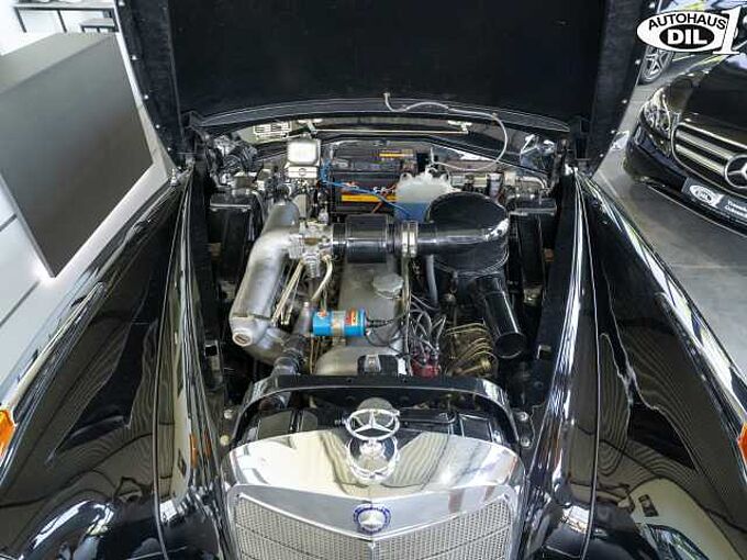 Mercedes-Benz Mercedes-Benz 300d Adenauer Cabrio