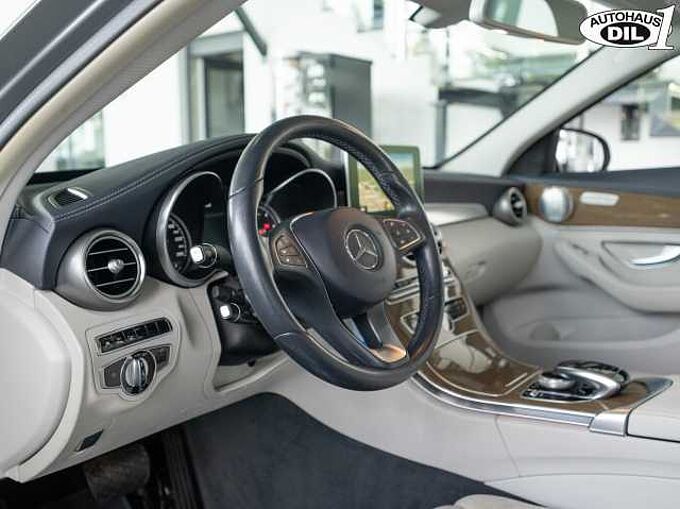 Mercedes-Benz C 220d BlueTEC 7G-Tronic *R-KAMERA*MEMORY*LED*
