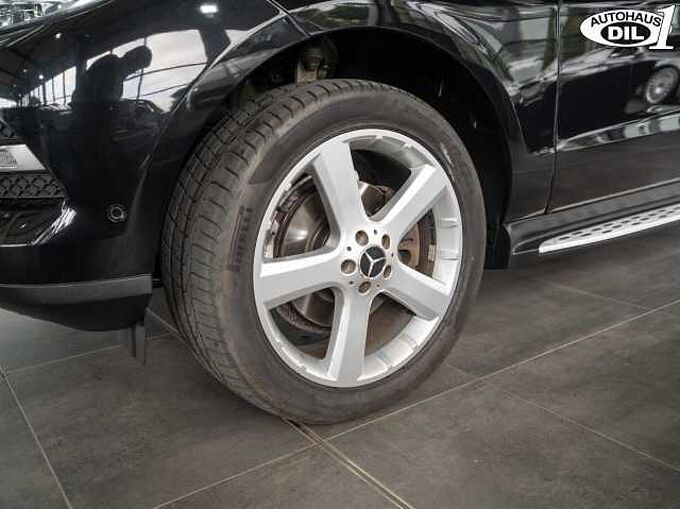 Mercedes-Benz ML 350 4Matic *SCHECKHEFT*ILS*TRITTBRETTER*