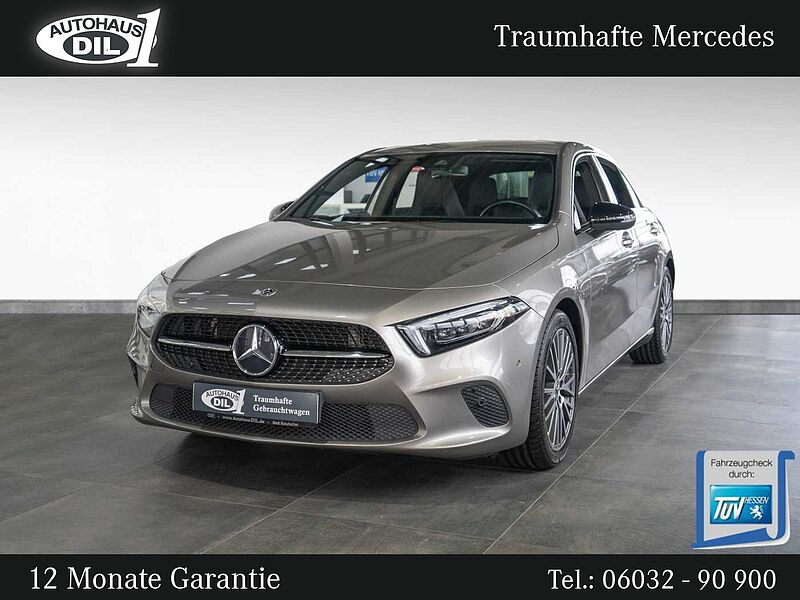 Mercedes-Benz A 220  Urban + Night Paket *AHK*ATM 5800 km*