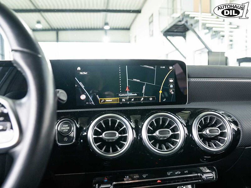 Mercedes-Benz A 220  Urban + Night Paket *AHK*ATM 5800 km*