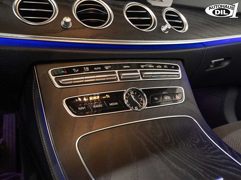 Mercedes-Benz E 220 d T *DISTRONIC*Memory*360*eGSD*