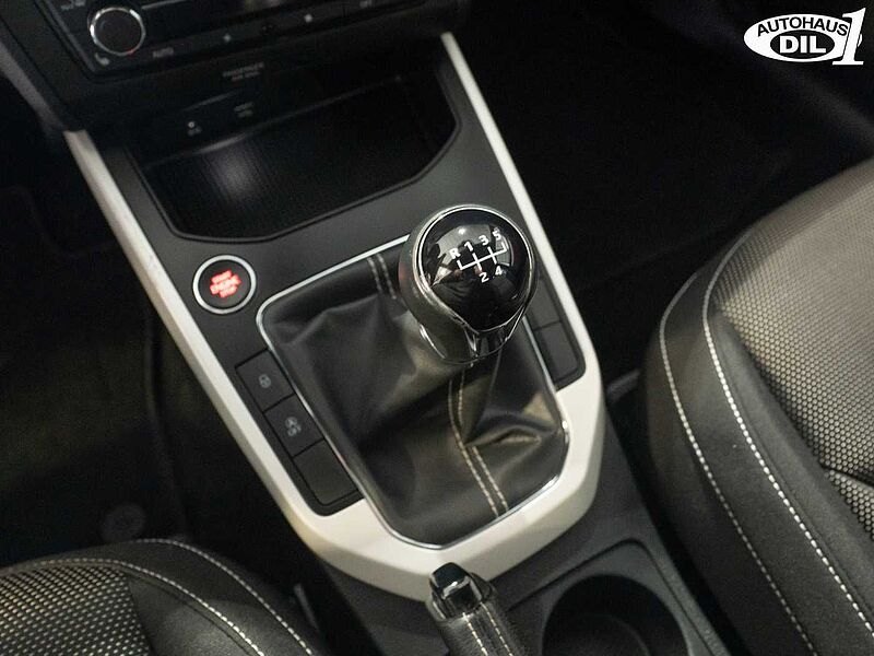 SEAT Arona * Inspektion + top Zustand *