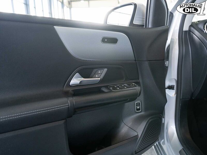 Mercedes-Benz B 180 d *1.Hd. *R-KAMERA*TOTWINKEL*BREMSE NEU*