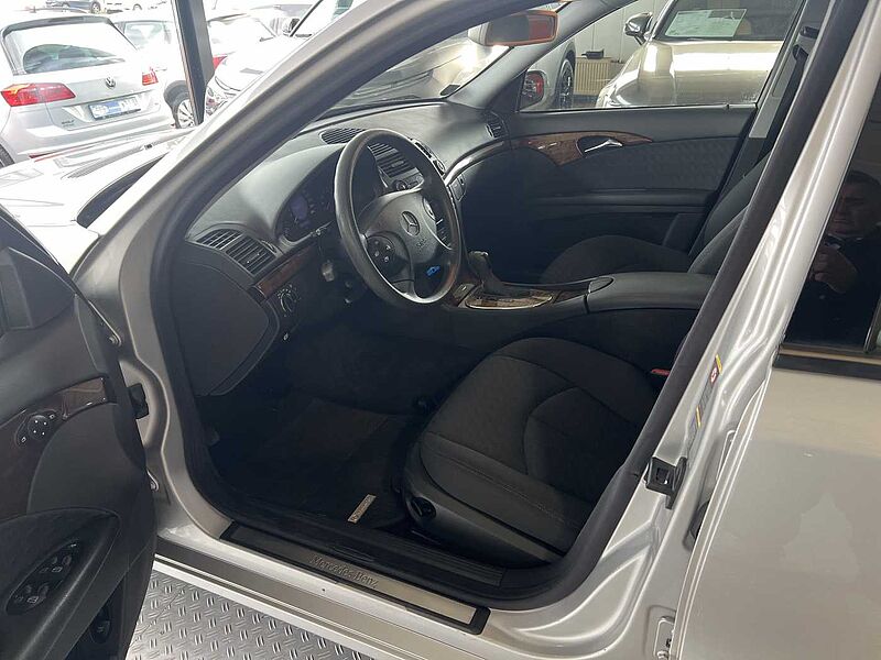 Mercedes-Benz E 200 Kompressor *1-Hand-Scheckheftgepflegt*