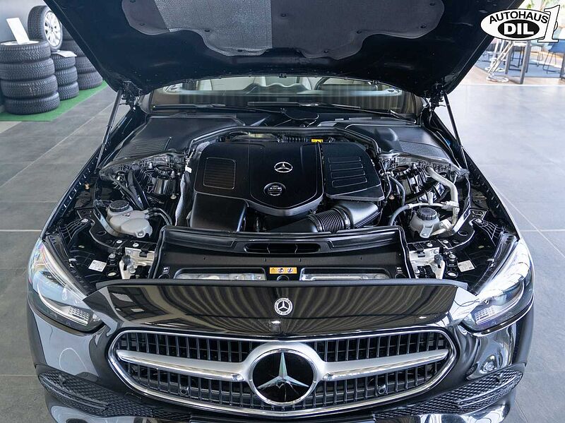 Mercedes-Benz C 200 4Matic *AMG-RÄDER*DISTR. +*1.Hd. *