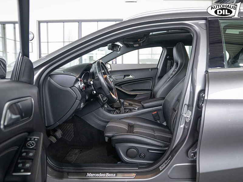 Mercedes-Benz GLA 180  Urban *PANO*PDC*BREMSEN+REIFEN NEU*