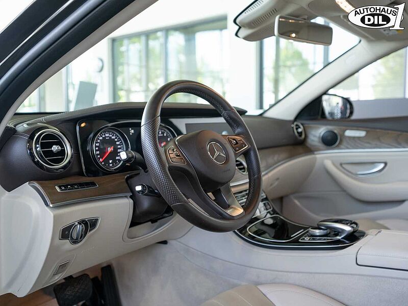 Mercedes-Benz E 200 9G Tronic 360°*DISTR. +*HEAD-UP*