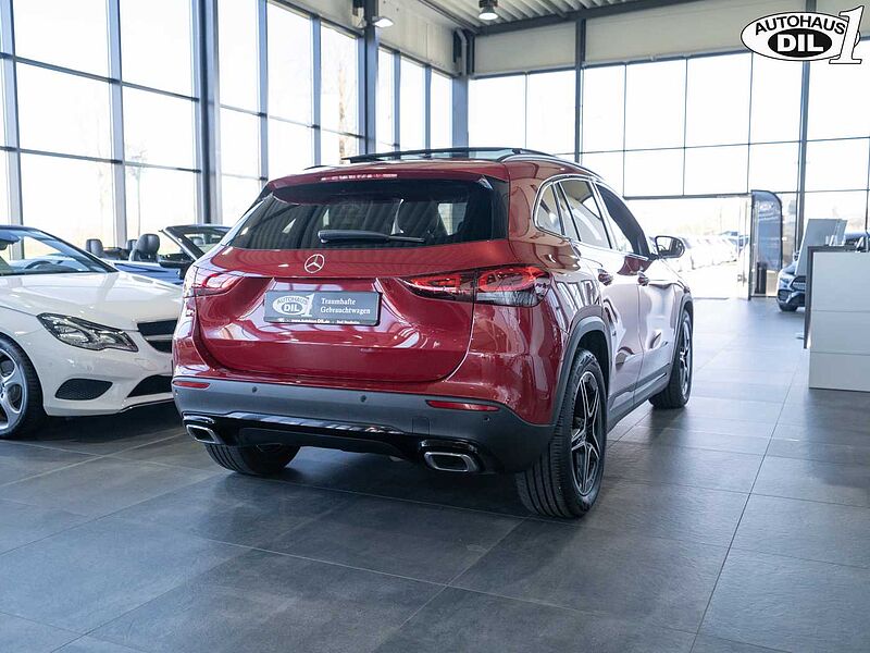 Mercedes-Benz GLA 200 d 8G-DCT *1.Hd. *PANO*RFK*BREMSE NEU*
