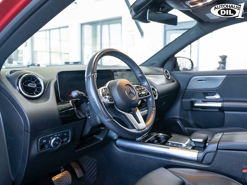 Mercedes-Benz GLA 200 d 8G-DCT *1.Hd. *PANO*RFK*BREMSE NEU*