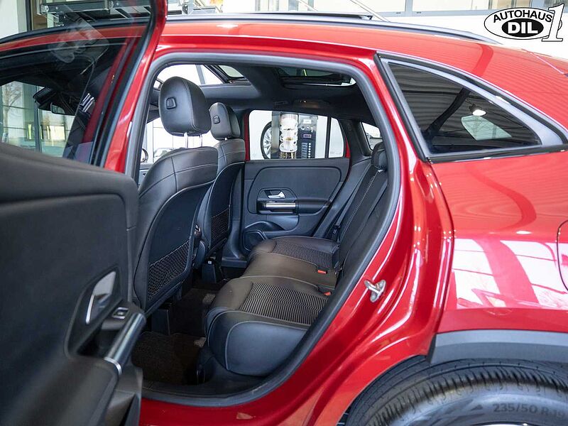 Mercedes-Benz GLA 200 d 8G-DCT *1.Hd. *PANO*RFK*BREMSE NEU*