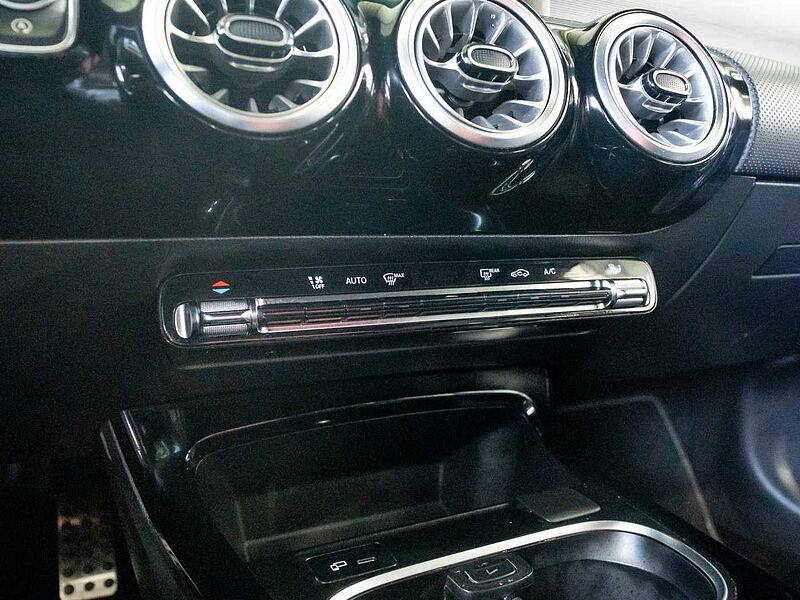 Mercedes-Benz A 200 d 4Matic AMG Line *Night*Ambiente*1.Hd. *