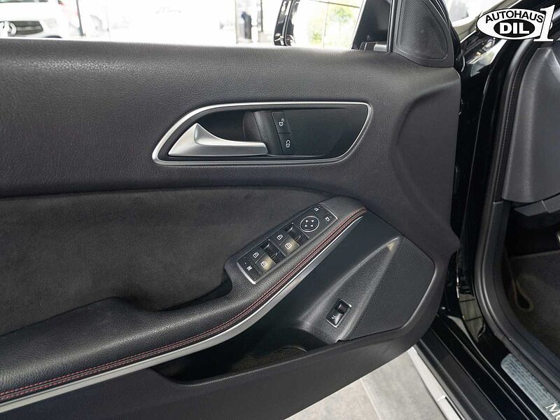 Mercedes-Benz GLA 200 *AMG-LINE*KEYLESS*AHK*