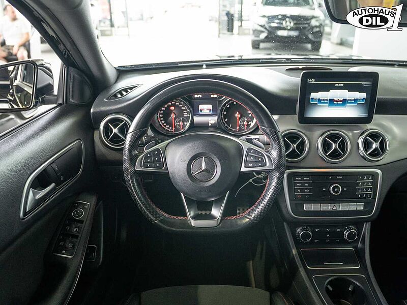 Mercedes-Benz GLA 200 *AMG-LINE*KEYLESS*AHK*