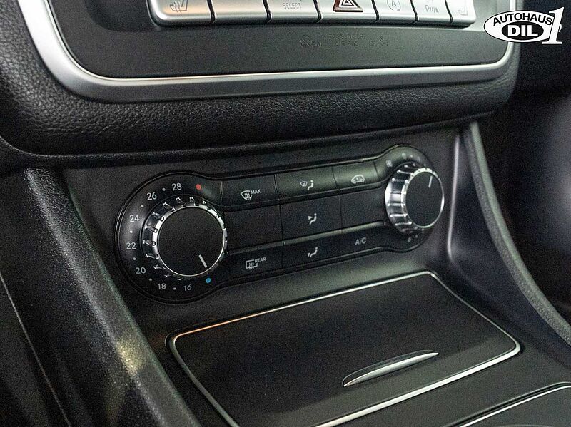 Mercedes-Benz GLA 200 *AMG-LINE*KEYLESS*AHK*