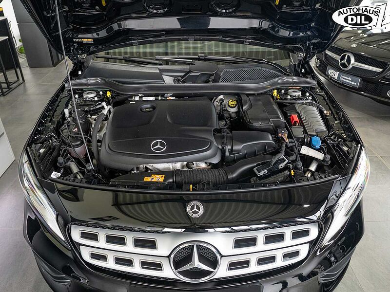 Mercedes-Benz GLA 200 *AMG-LINE*KEYLESS*AHK*