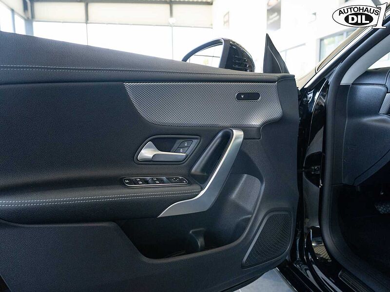 Mercedes-Benz CLA 200 d SB 8G-DCT *PARKASS. *SPURHALTE*1.HAND*
