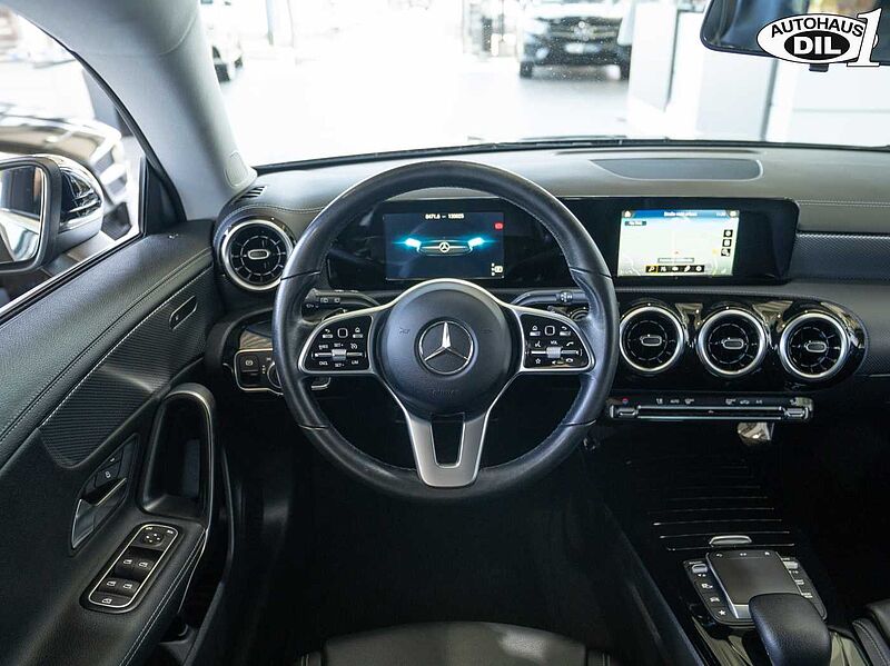 Mercedes-Benz CLA 200 d SB 8G-DCT *PARKASS. *SPURHALTE*1.HAND*