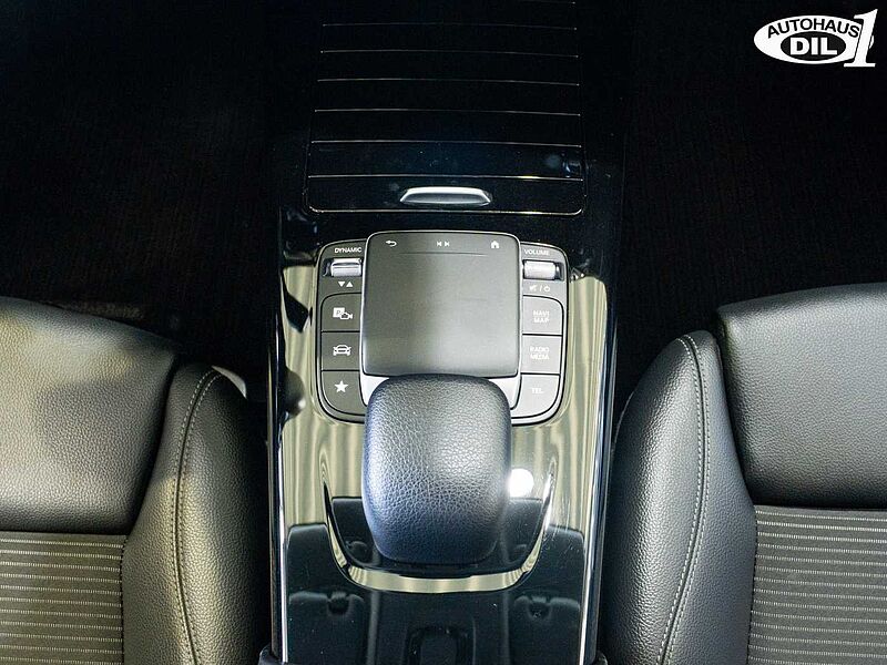 Mercedes-Benz CLA 200 d SB 8G-DCT *PARKASS. *SPURHALTE*1.HAND*