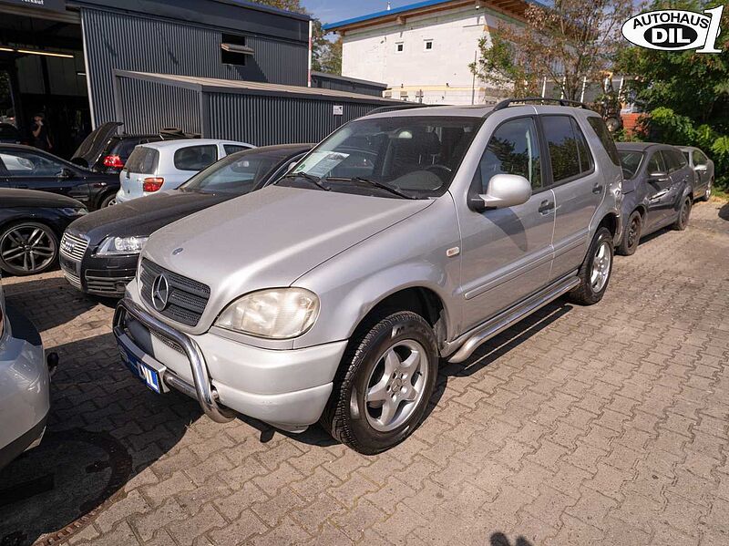 Mercedes-Benz ML 320 *S-DACH*AHK*SHZ*