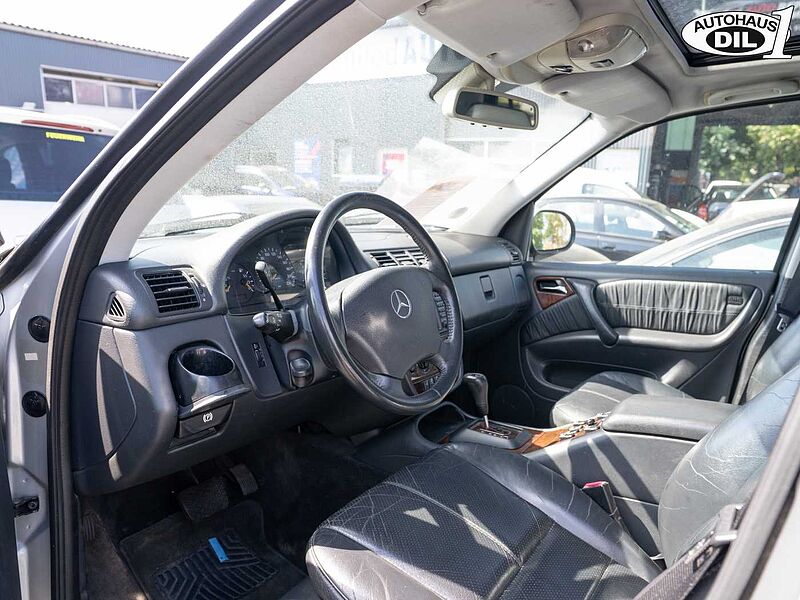 Mercedes-Benz ML 320 *S-DACH*AHK*SHZ*