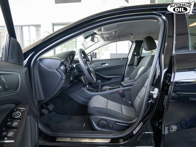Mercedes-Benz A 180 (BlueEFFICIENCY) *SHZ*Klima*Scheckheft*