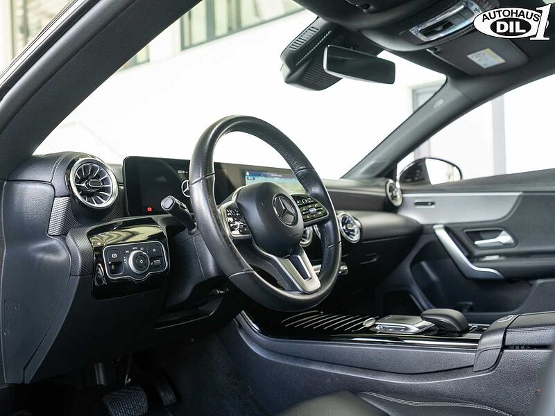 Mercedes-Benz CLA 220d SB 8G-DCT *PANO*RFK*DISTR. +*AHK*1.HD*