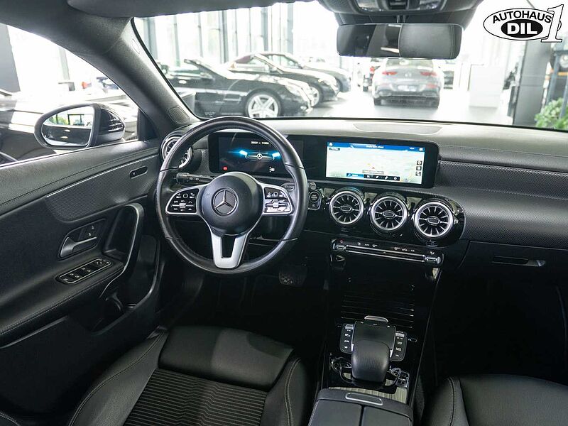 Mercedes-Benz CLA 220d SB 8G-DCT *PANO*RFK*DISTR. +*AHK*1.HD*