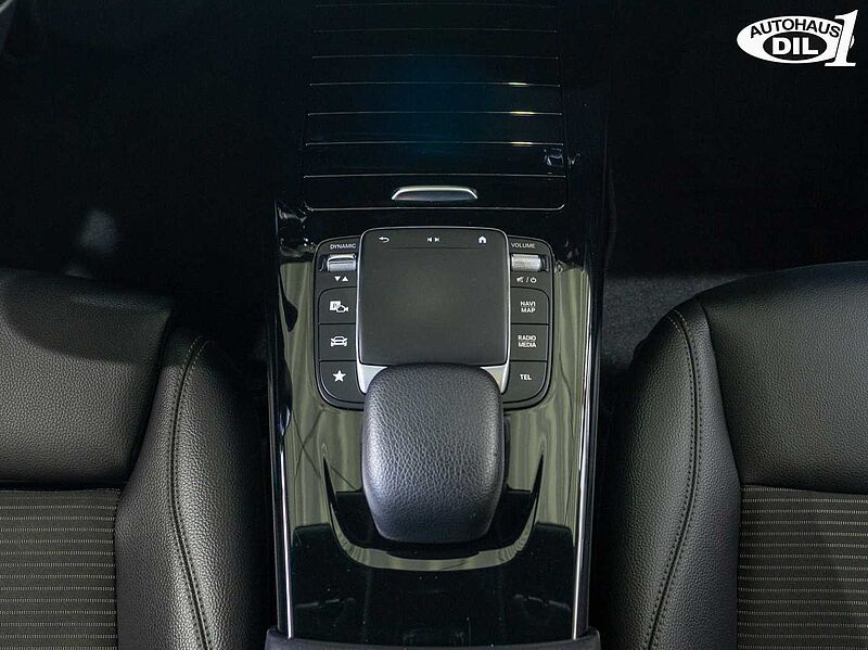 Mercedes-Benz CLA 220d SB 8G-DCT *PANO*RFK*DISTR. +*AHK*1.HD*