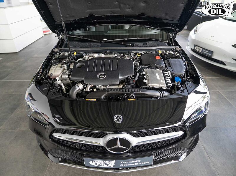 Mercedes-Benz CLA 220d SB 8G-DCT *PANO*RFK*DISTR. +*AHK*1.HD*