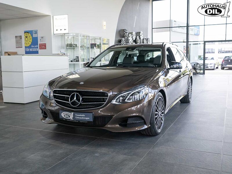 Mercedes-Benz E 220 CDI T *Schiebedach*Sportpaket*