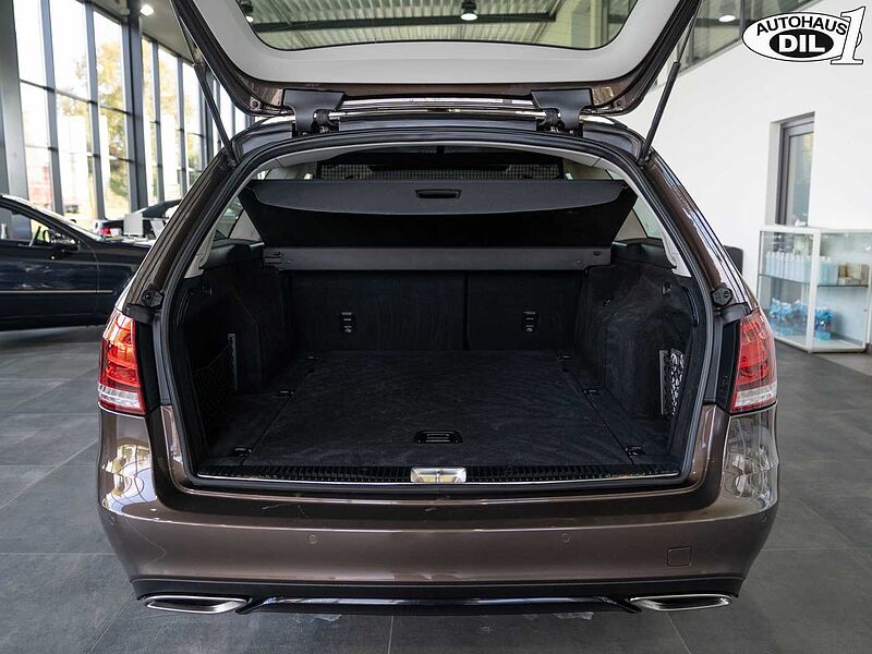 Mercedes-Benz E 220 CDI T *Schiebedach*Sportpaket*