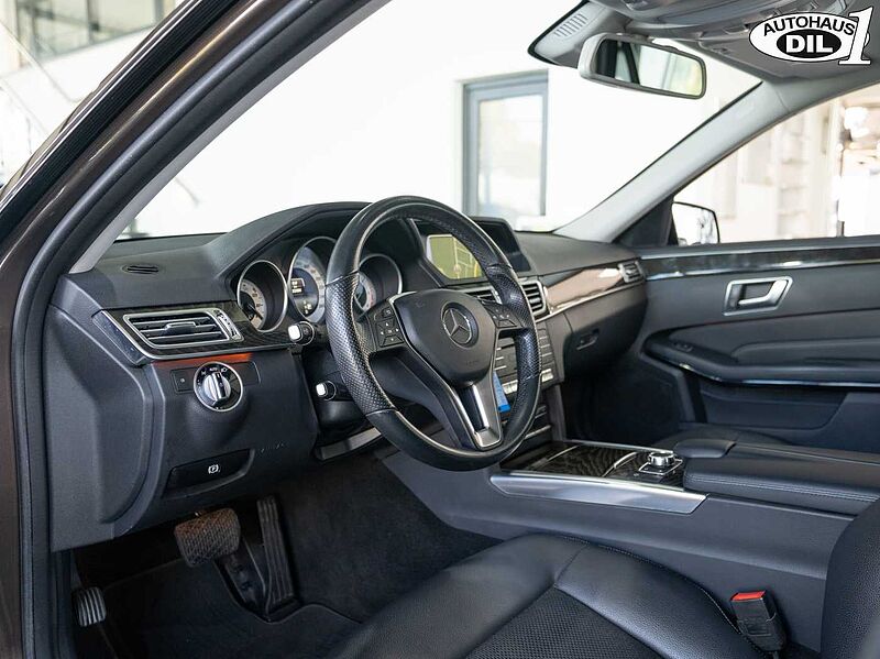Mercedes-Benz E 220 CDI T *Schiebedach*Sportpaket*