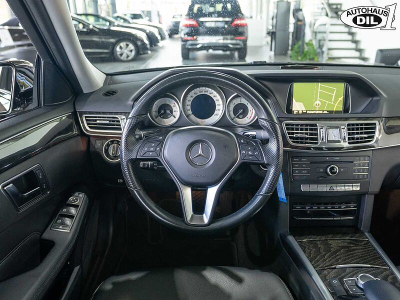 Mercedes-Benz E 220 CDI T *Schiebedach*Sportpaket*
