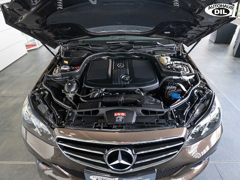 Mercedes-Benz E 220 CDI T *Schiebedach*Sportpaket*