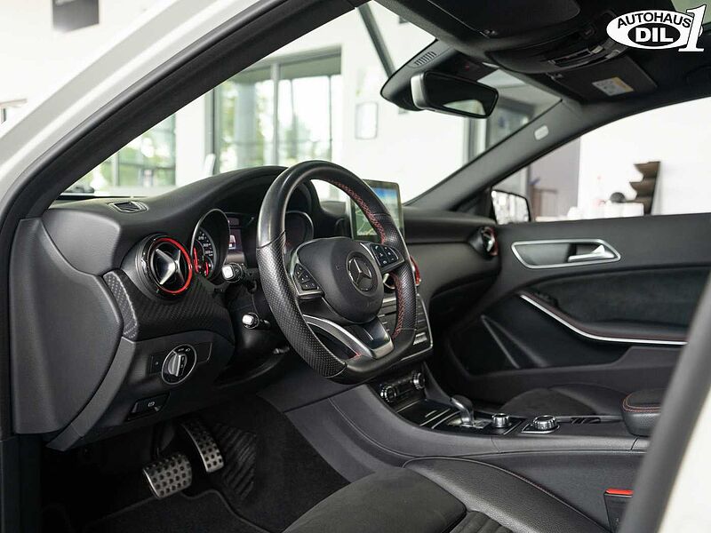 Mercedes-Benz A 45 AMG 4Matic *PANO*RFK*DISTR. +*KEYLESS-GO*