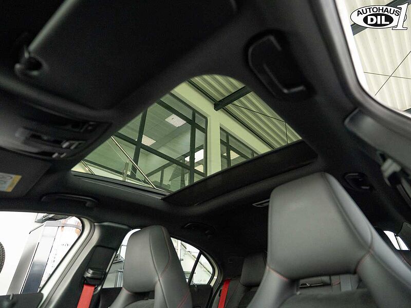 Mercedes-Benz A 45 AMG 4Matic *PANO*RFK*DISTR. +*KEYLESS-GO*