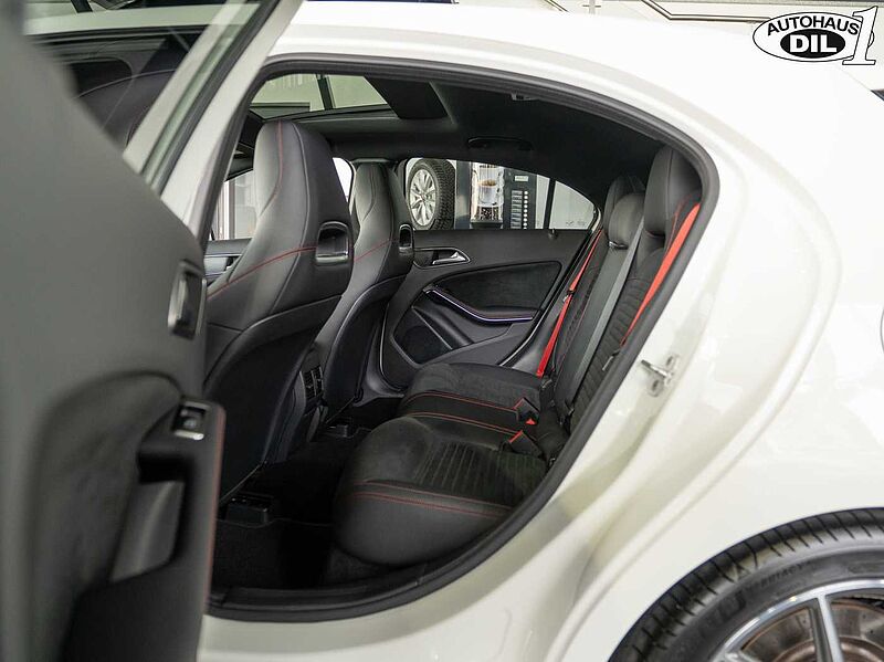 Mercedes-Benz A 45 AMG 4Matic *PANO*RFK*DISTR. +*KEYLESS-GO*