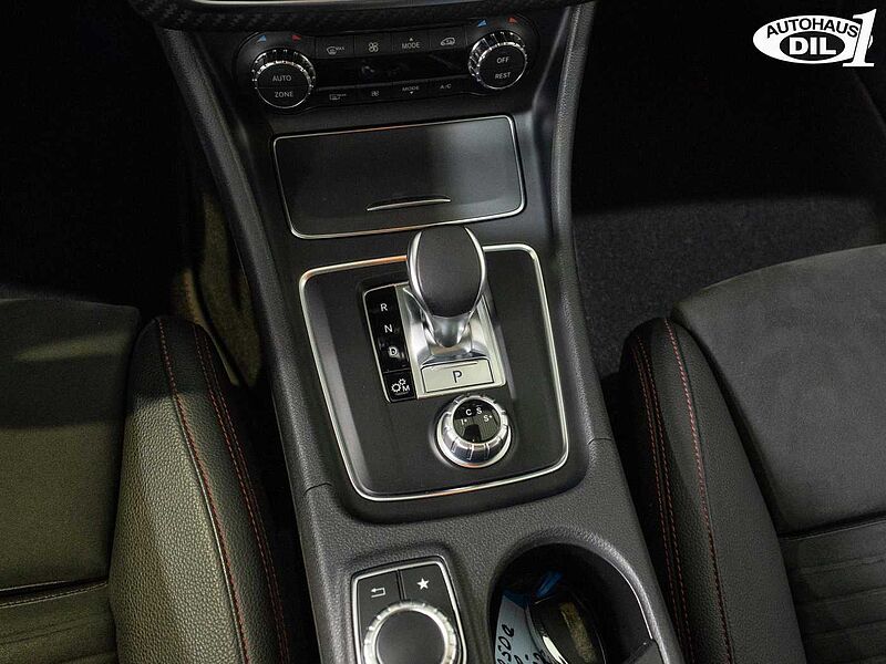 Mercedes-Benz A 45 AMG 4Matic *PANO*RFK*DISTR. +*KEYLESS-GO*