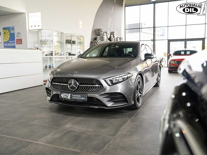 Mercedes-Benz A 180 7G-DCT AMG Line *R-KAMERA*AMBIENTE*NIGHT*