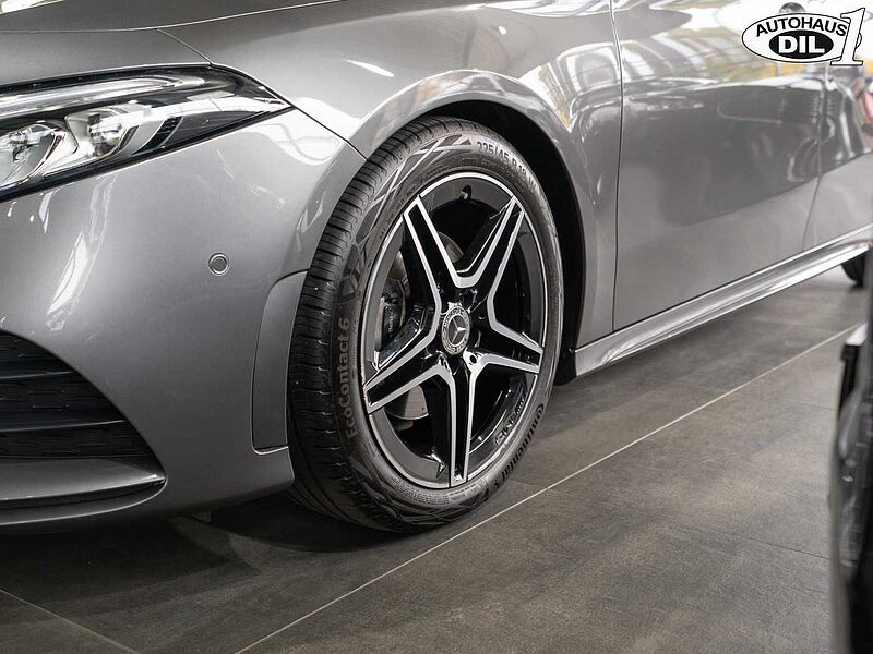 Mercedes-Benz A 180 7G-DCT AMG Line *R-KAMERA*AMBIENTE*NIGHT*
