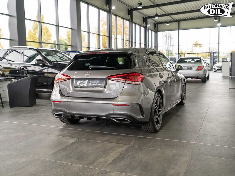 Mercedes-Benz A 180 7G-DCT AMG Line *R-KAMERA*AMBIENTE*NIGHT*