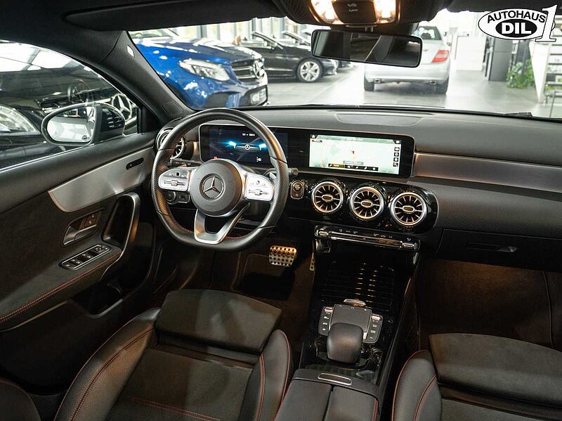 Mercedes-Benz A 180 7G-DCT AMG Line *R-KAMERA*AMBIENTE*NIGHT*