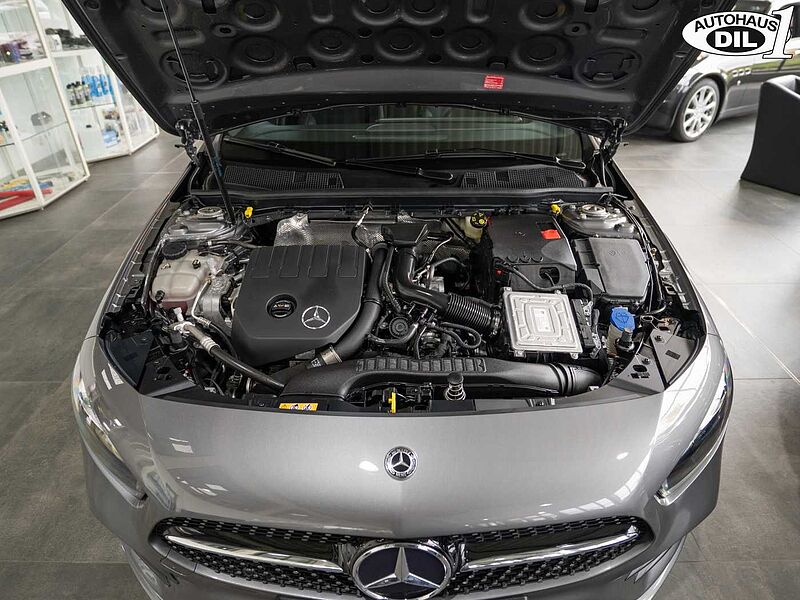 Mercedes-Benz A 180 7G-DCT AMG Line *R-KAMERA*AMBIENTE*NIGHT*