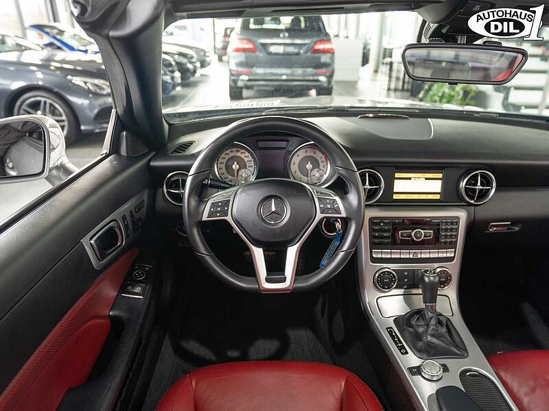 Mercedes-Benz SLK 250 BlueEFF. 7G-T *LEDER*MEMORY*PANO*1.HD*