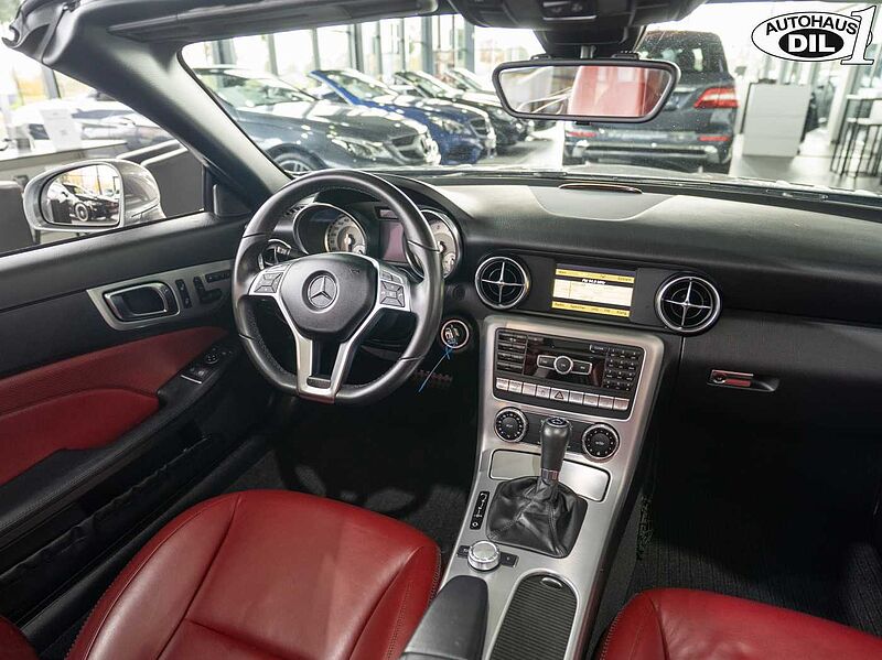 Mercedes-Benz SLK 250 BlueEFF. 7G-T *LEDER*MEMORY*PANO*1.HD*