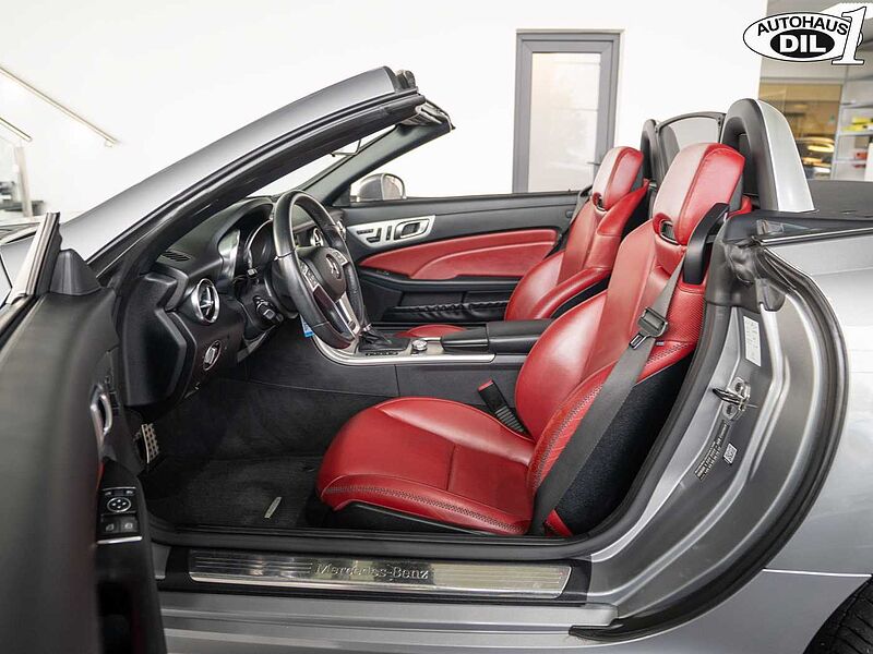 Mercedes-Benz SLK 250 BlueEFF. 7G-T *LEDER*MEMORY*PANO*1.HD*